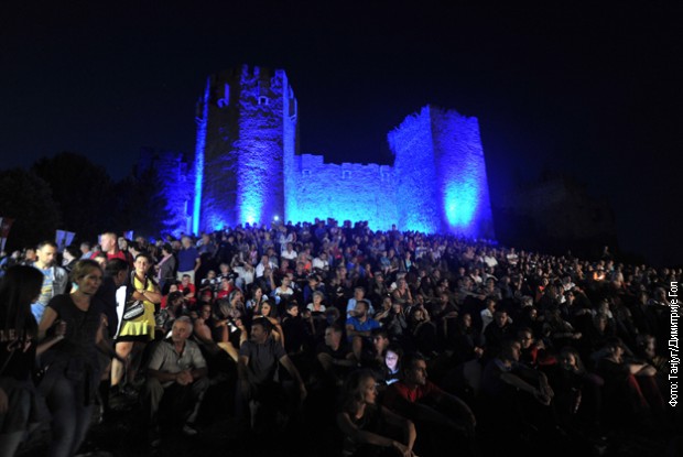 Posetioci na otvaranju festivala viteštva Posetioci na otvaranju festivala viteštva