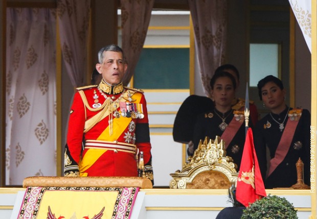 Kralj Maha Vadžiralongkorn učestvuje u ceremoniji