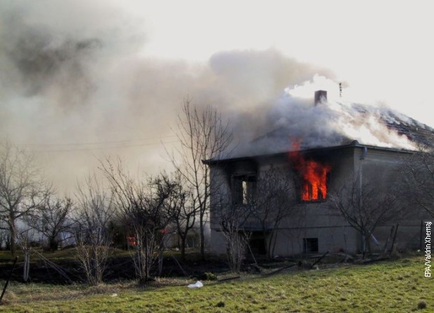 Zapaljena srpska kuća u Čaglavici Zapaljena srpska kuća u Čaglavici