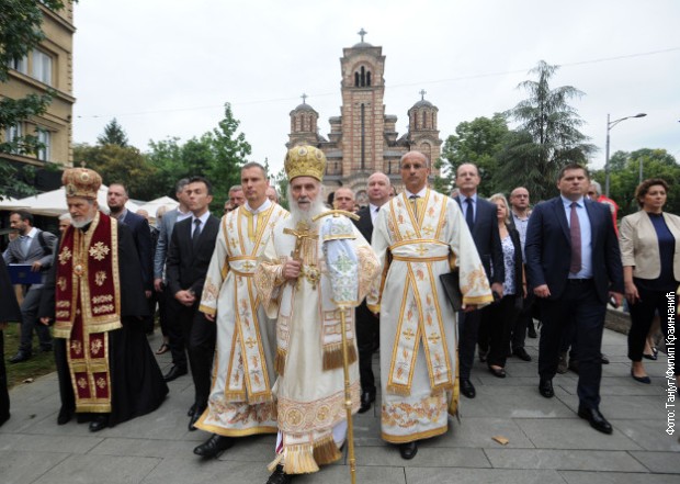 Патријарх Иринеј предводио литију