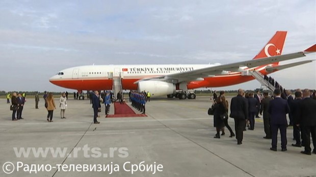 Avion turskog predsednika na beogradskom aerodromu