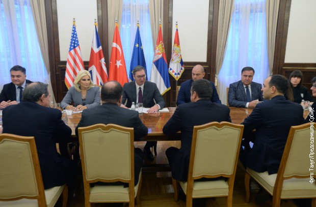 Potpisivanju ugovora prethodio je sastanak predsednika Vučića sa predstavnicima kompanije 
