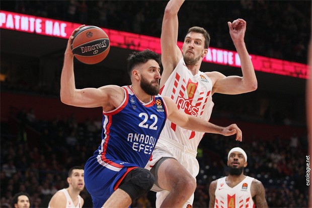 Sa utakmice između Zvezde i Efesa