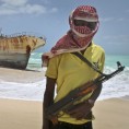 Пирати завезане рибаре бацили у море