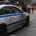 Њујорк, полицајац убио тинејџера 