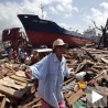 Тајфун однео 10.000 живота