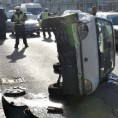 Аутомобил се преврнуо у центру Београда