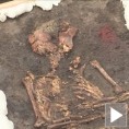 Скелет из бакарног доба у музеју
