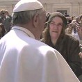 Папа позвао икону панка  да пева у Ватикану