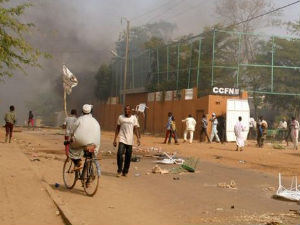 Запаљене цркве на протестима у Нигеру