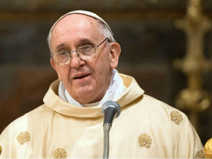 Папа: Нисам оправдао насиље у "Шарли ебдоу"