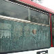 Каменован аутобус  у Нишу, повређен кондуктер