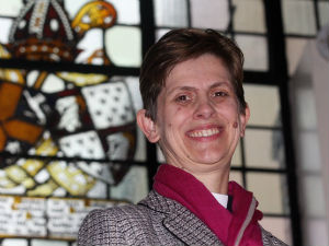 Прва жена бискуп Англиканске цркве ступила на дужност 