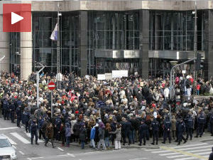 Протест због "швајцараца" испред Народне банке