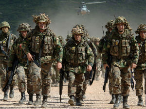 НАТО формира "ударне песнице" на истоку Европе