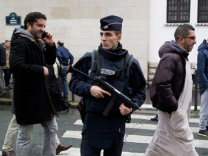 Француска, хапшење осумњичених за екстремизам