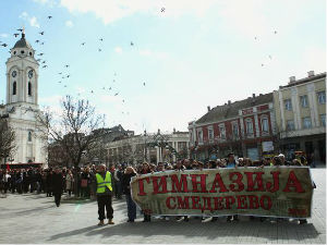 Протест у Смедереву због принудне управе у Гимназији
