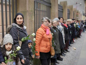 "Прстен мира" око синагоге у Копенхагену