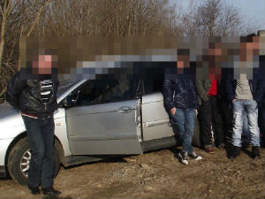 Ухапшено пет возача из Србије због кријумчарења људи