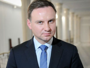 Вучић честитао новоизабраном председнику Пољске