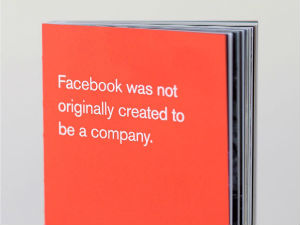 Мала црвена књига са столова свих запослених у „Фејсбуку“ више није тајна