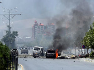 Бомбом на парламент у Кабулу, повређено 18 цивила