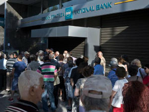 Грчка затворила банке на недељу дана