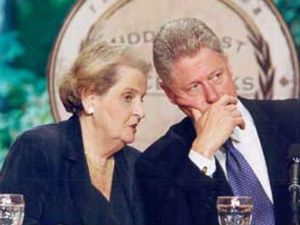 Клинтон и Олбрајтова у делегацији САД у Сребреници