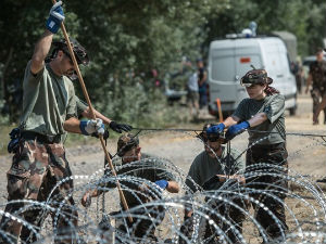 Мађарска, две врсте ограда на граници