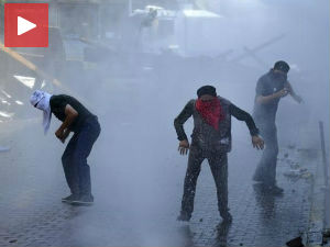 Сукоби на протестима у Истанбулу, погинуо полицајац
