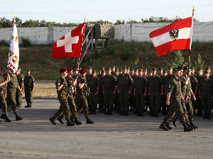 Скандал у Аустрији, војници Кфора враћени због убијања паса и мачака на Косову