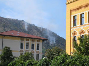 Изгорео већи део брда Хум код Мостара