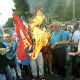 Протестна нота Хрватске због Шешељевог паљења заставе