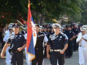 Дефиле полиције у Врњачкој Бањи