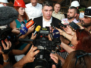 Милановић: Избеглице ће се упућивати према Словенији и Мађарској