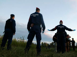 Мађарска, током викенда 950 поступака против избеглица