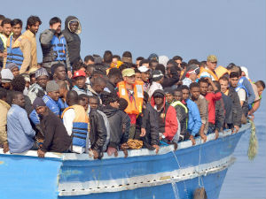 Чамац са избеглицама се насукао код Родоса