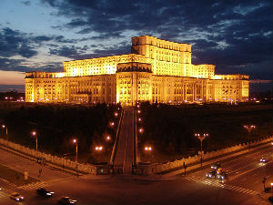 Највећа палата комунизма