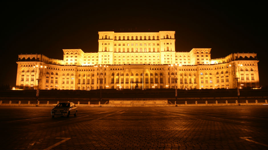 Највећа палата комунизма