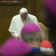 Папино извињење због скандала у Ватикану