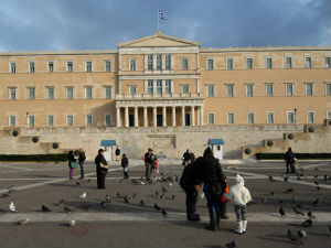 Грчка, заменик министра добио метак у претећем писму