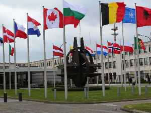 НАТО апелује на мир после обарања авиона