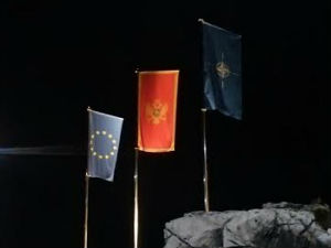 На Цетињу истакнуте заставе НАТО-а