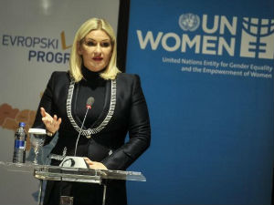 Михајловићева: Жене и даље неравноправне