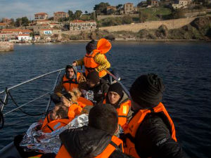 Потонуо чамац са избеглицама код Грчке, 12 мртвих