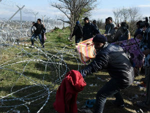 Грчка полиција oчистила међугранични простор, ухапшено 10 миграната