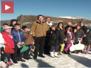 Деца из Гораждевца у обиласку Старе планине