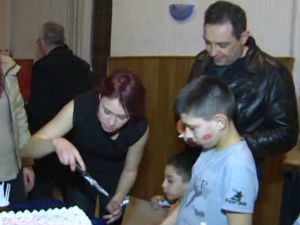 Вулин у новогодишњој ноћи са децом из дома "Васа Стајић"