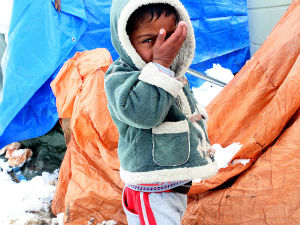 Деци избеглицама указана помоћ због хипотермије