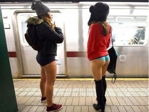 Московска полиција тражи „путнике без панталона“ из метроа